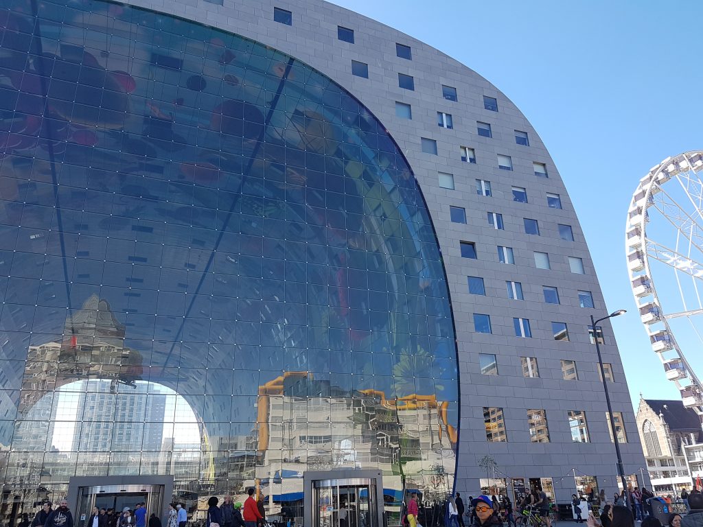 ロッテルダムのマルクトホールの外観
