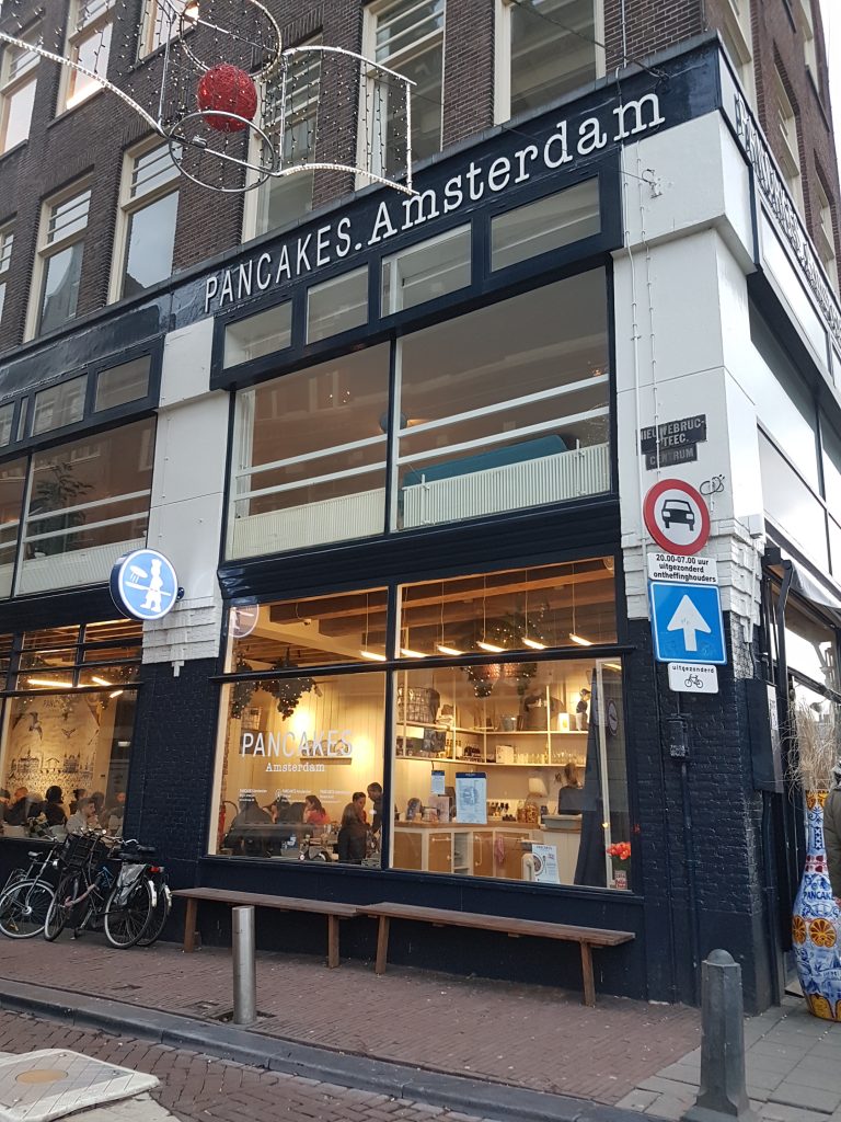 アムステルダム中央駅すぐのpancakes Amsterdamでオランダ名物のもちもちパンケーキ Aiamsterdam