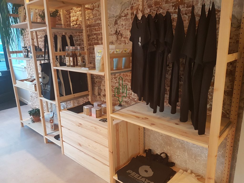 アムステルダムのドーナツ屋さん