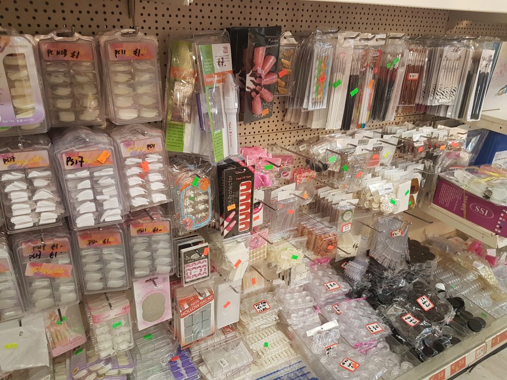 アムステルダムでネイルグッズ