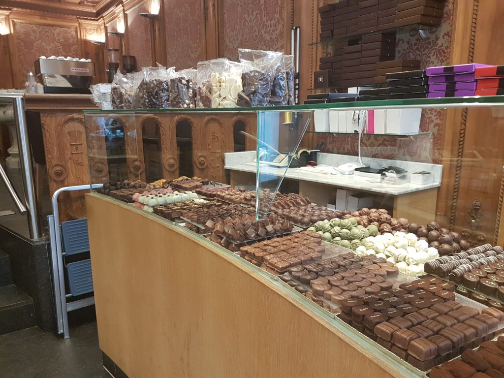 ショコラトリーポンパドールのチョコレートボンボン