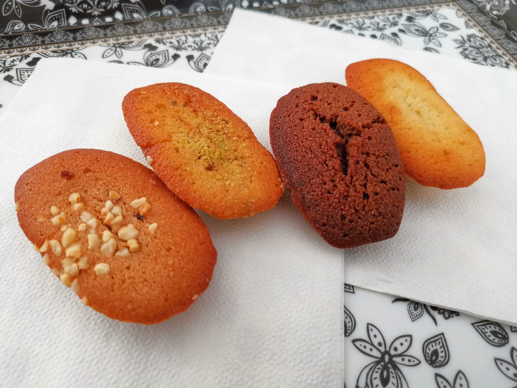 アムステルダムのケーキ屋さんで買ったマドレーヌ