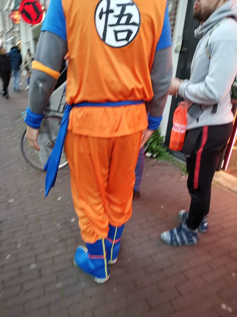 オランダのキングスデー オレンジの服