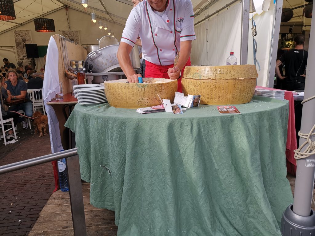ハーレムの屋外レストランイベントHAARLEM CULINAIR