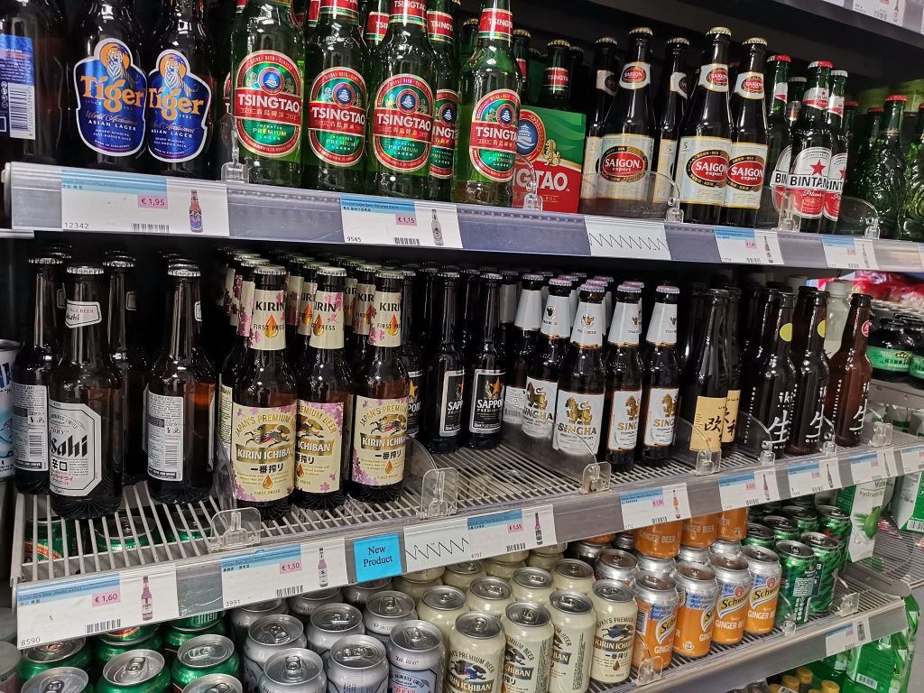 アムステルダムの中華スーパーで日本のビール