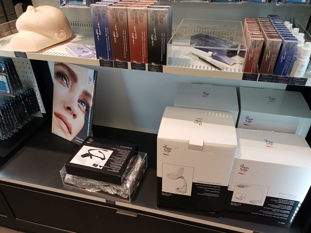 パリの美容卸問屋 まつげ商材