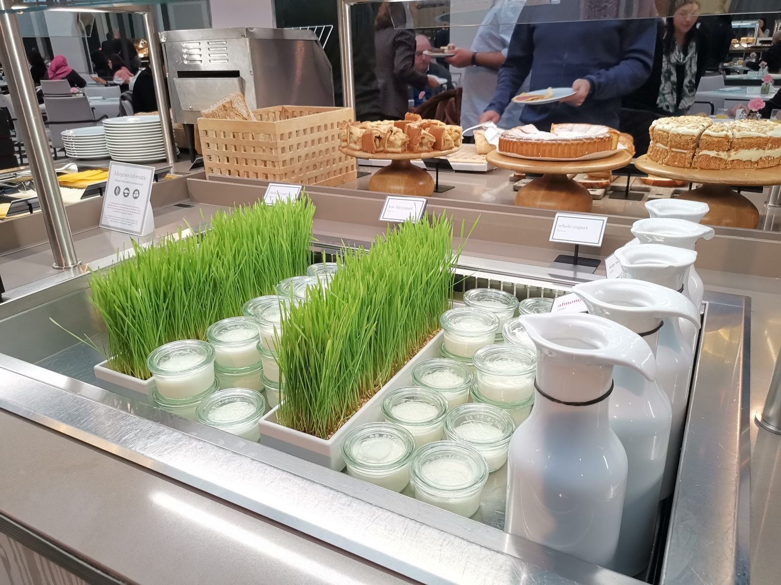 NH コレクション アムステルダム グランド ホテル クラスナポルスキーの朝食(牛乳)