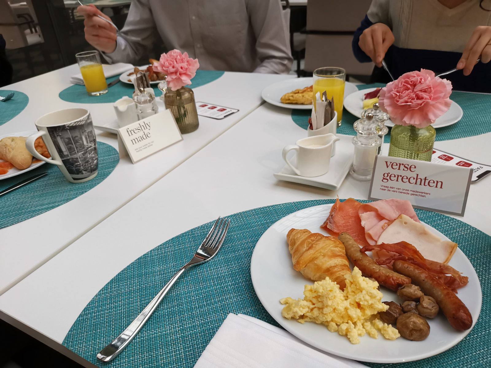 NH コレクション アムステルダム グランド ホテル クラスナポルスキーの朝食バッフェ盛り付け例